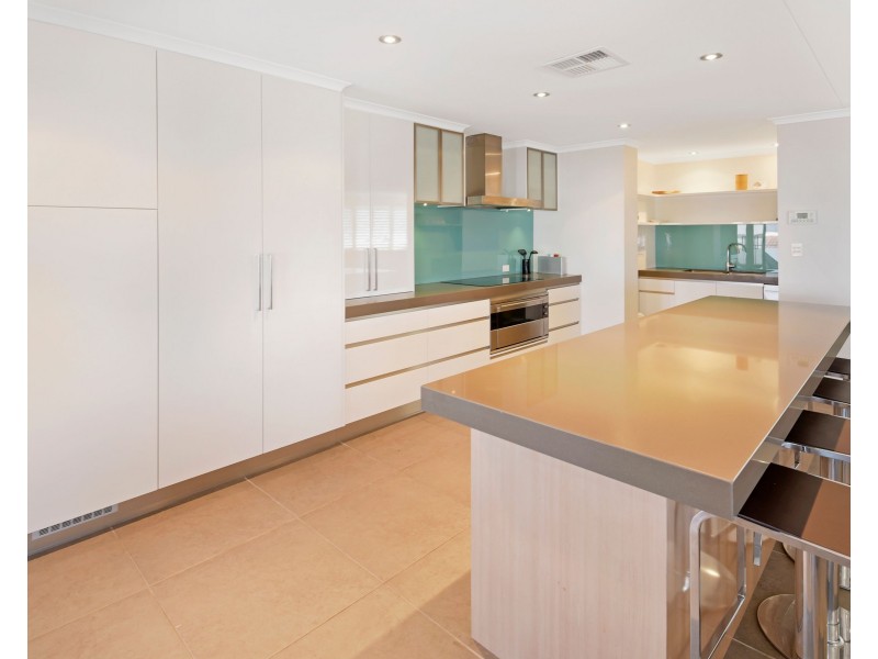 Unit 10 ‘Nimolanca’ 3 Warne Terrace, Kings Beach QLD 4551
