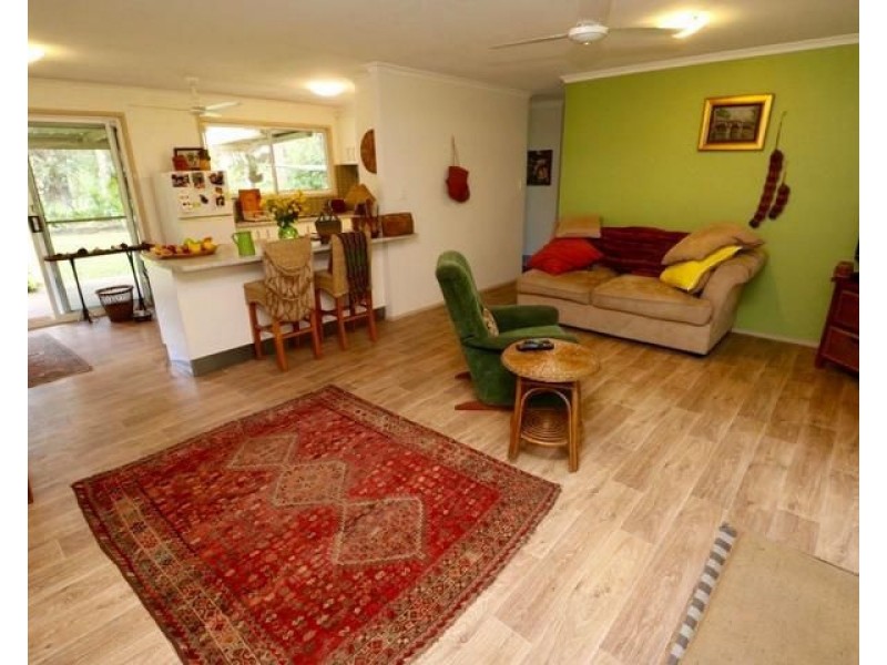 32 Whites Road, Landsborough QLD 4550