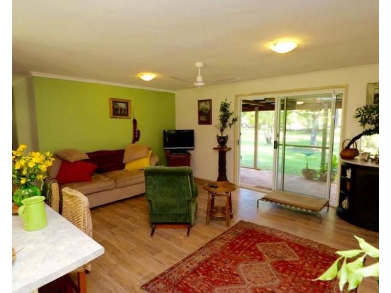 32 Whites Road, Landsborough QLD 4550
