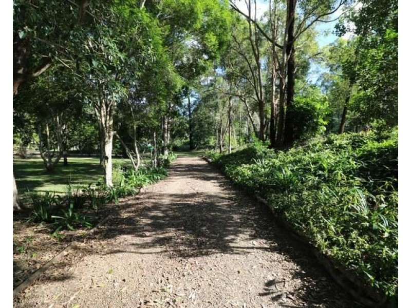 32 Whites Road, Landsborough QLD 4550