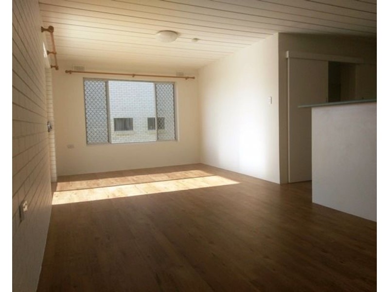 1/1 Warne Terrace, Kings Beach QLD 4551