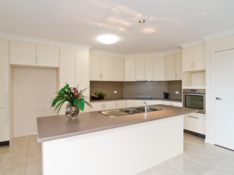 11 Elvena Circuit, Little Mountain QLD 4551