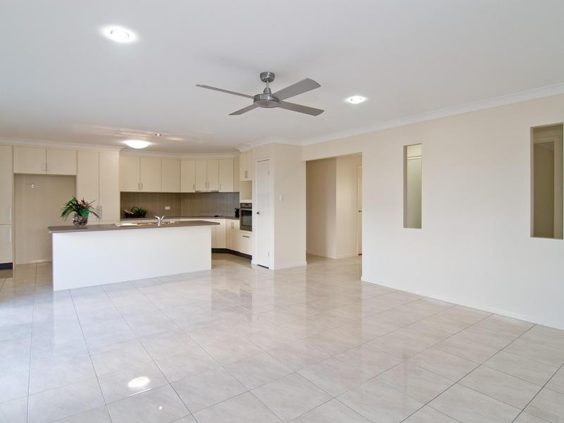 11 Elvena Circuit, Little Mountain QLD 4551