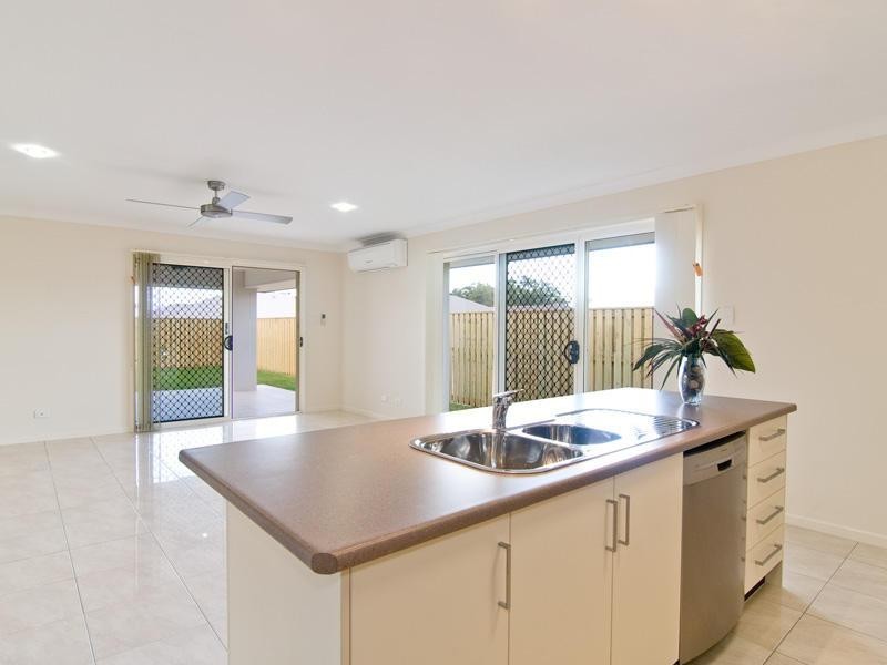 11 Elvena Circuit, Little Mountain QLD 4551