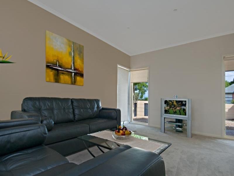 1 Bongaree Drive, Pelican Waters QLD 4551