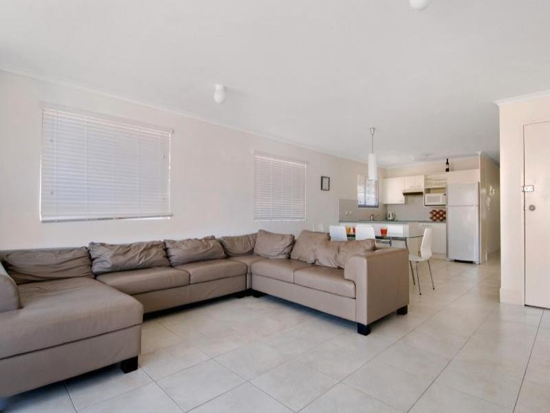 5/11 Sandhurst Court, Dingle Avenue, Kings Beach QLD 4551