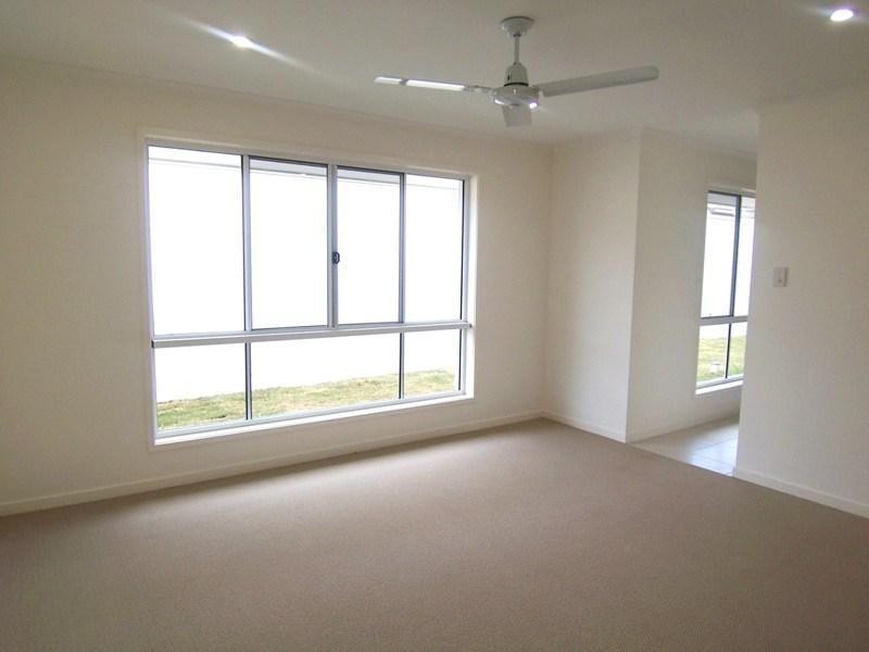 27 Elvena Circuit, Little Mountain QLD 4551