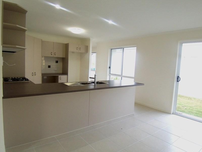 27 Elvena Circuit, Little Mountain QLD 4551