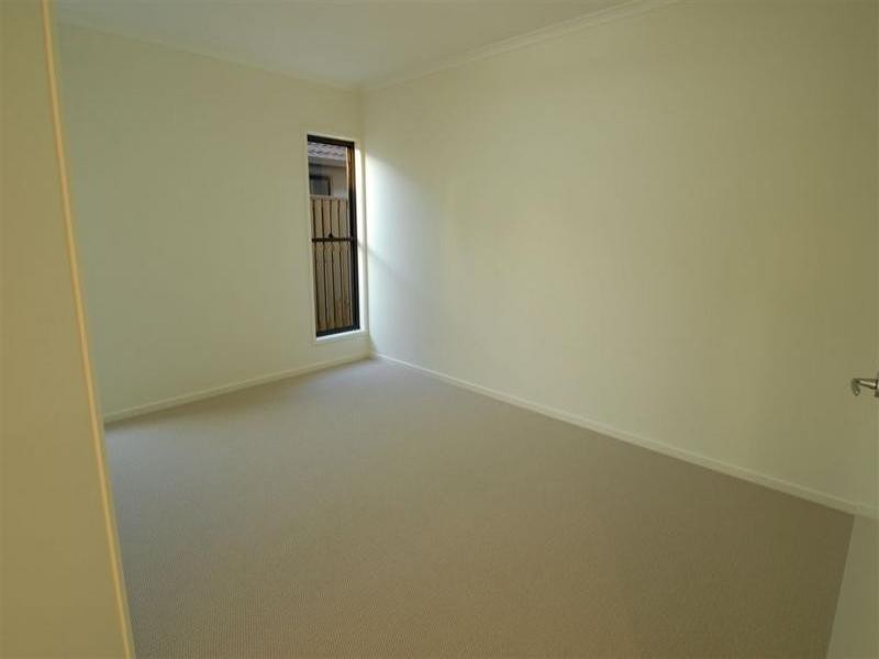 12 Andrew Avenue, Little Mountain QLD 4551