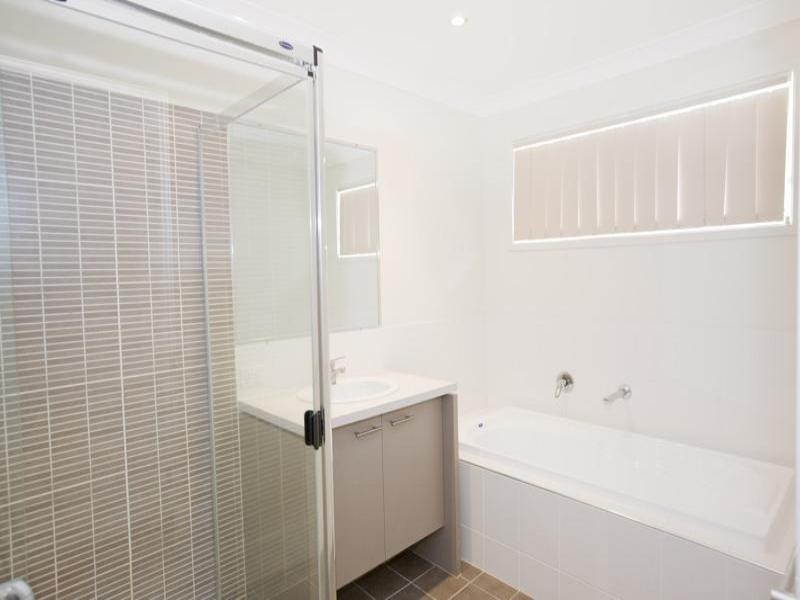 4 Park Hollow Mews, Little Mountain QLD 4551