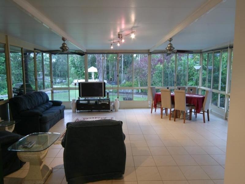17 Rivers Road, Glass House Mountains QLD 4518