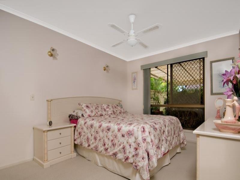 2/16 Slim Crescent, Golden Beach QLD 4551