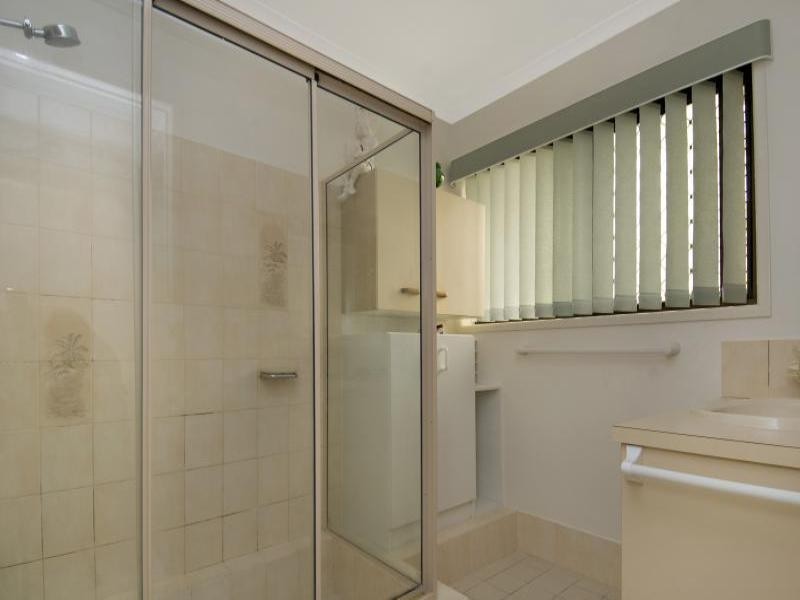 2/16 Slim Crescent, Golden Beach QLD 4551