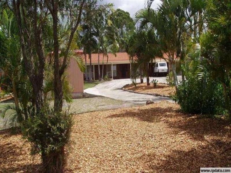 2 Brolga Court, Little Mountain QLD 4551