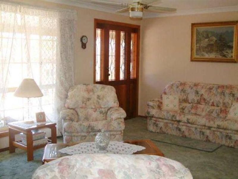 2 Brolga Court, Little Mountain QLD 4551