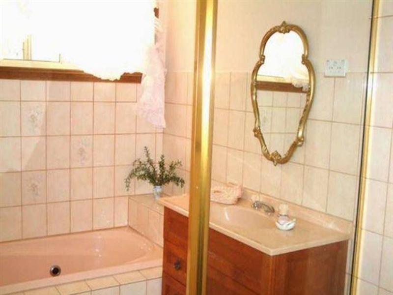 2 Brolga Court, Little Mountain QLD 4551