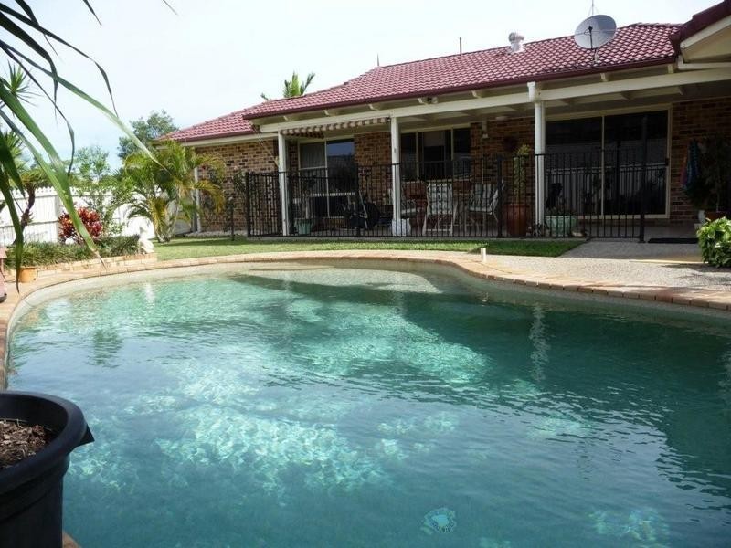 4 Ruskin Place, Caloundra QLD 4551