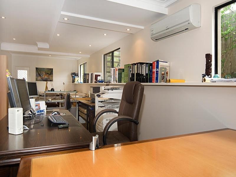 21 Highclare Court, Little Mountain QLD 4551