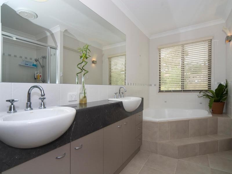 21 Highclare Court, Little Mountain QLD 4551