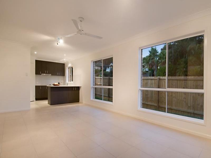 2 Lotte Place, Little Mountain QLD 4551