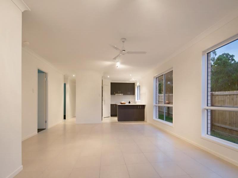 2 Lotte Place, Little Mountain QLD 4551