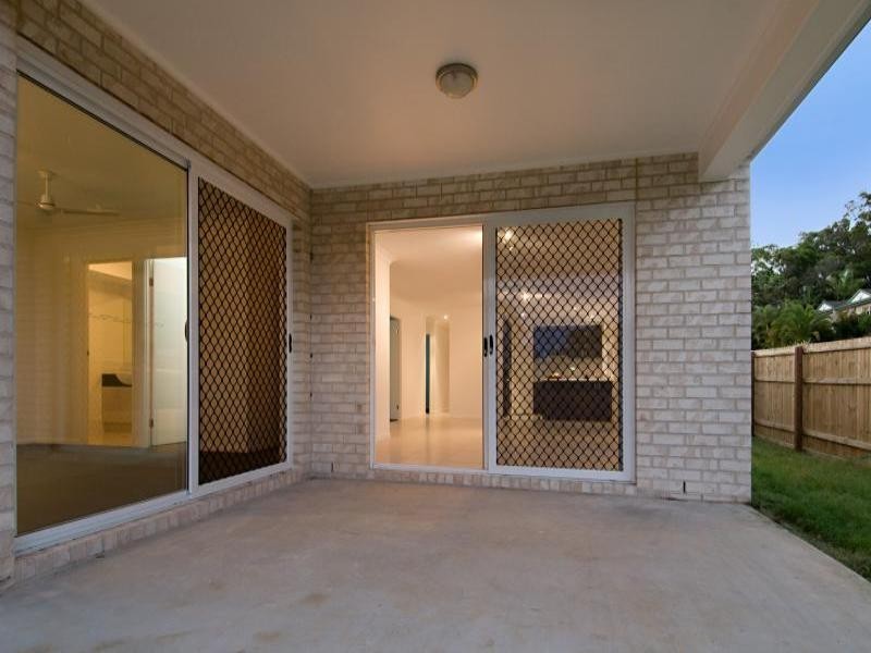 2 Lotte Place, Little Mountain QLD 4551