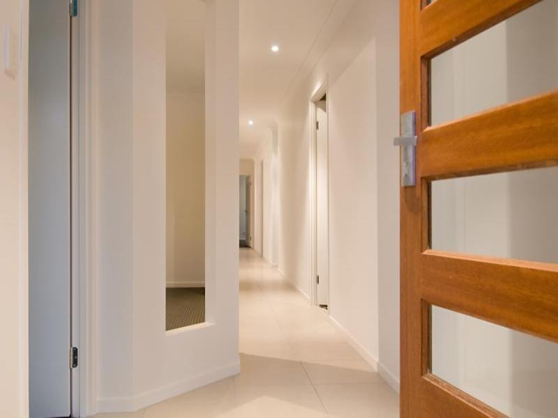 2 Lotte Place, Little Mountain QLD 4551