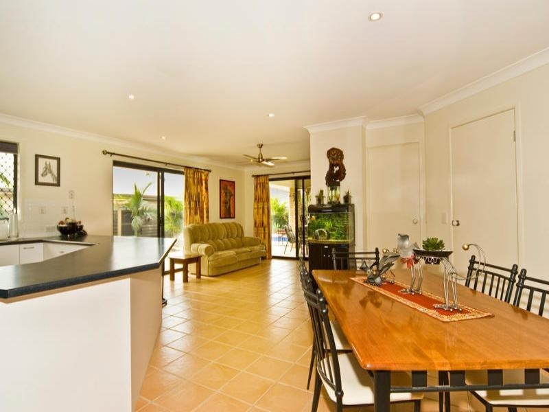 7 Ivadale Boulevard, Little Mountain QLD 4551