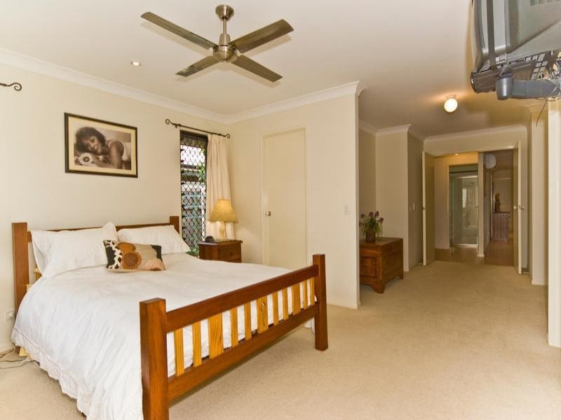 7 Ivadale Boulevard, Little Mountain QLD 4551