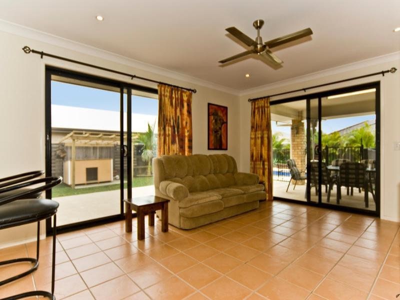 7 Ivadale Boulevard, Little Mountain QLD 4551