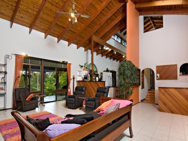 2 Lexington Drive, Little Mountain QLD 4551