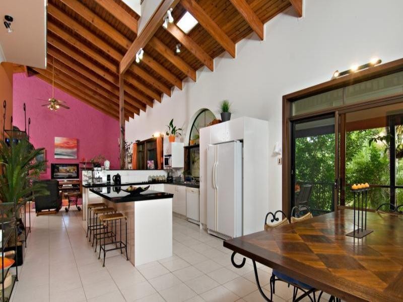 2 Lexington Drive, Little Mountain QLD 4551