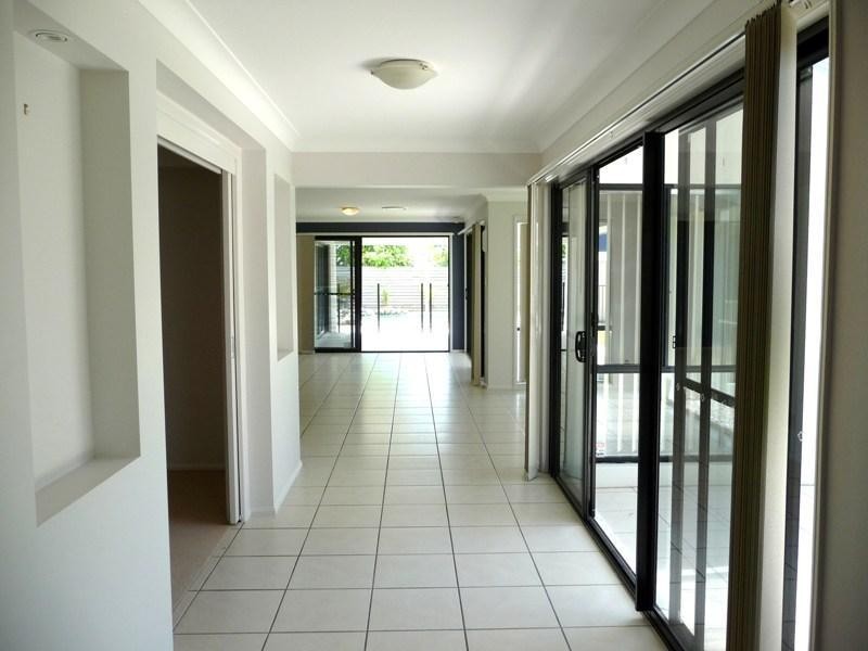 13 Birrobeen Street, Little Mountain QLD 4551