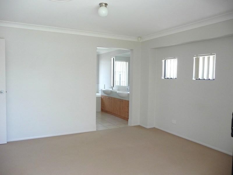 13 Birrobeen Street, Little Mountain QLD 4551