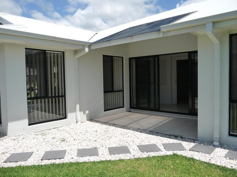 13 Birrobeen Street, Little Mountain QLD 4551