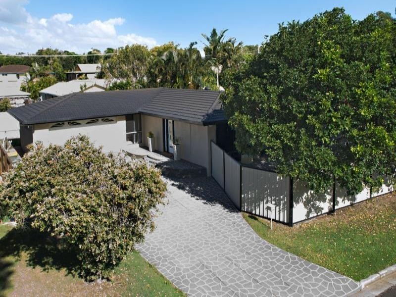 15 Karumba Street, Warana QLD 4575