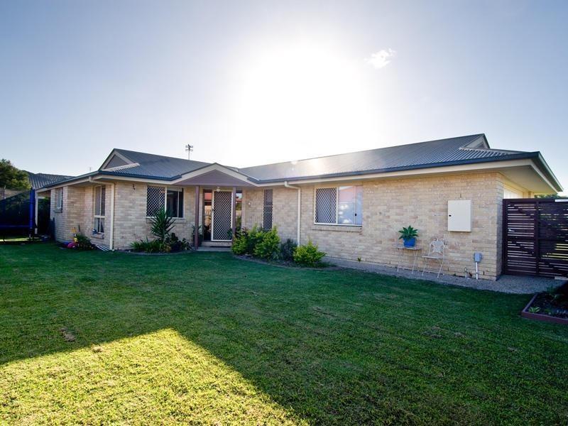 4 Bush Nut Court, Little Mountain QLD 4551