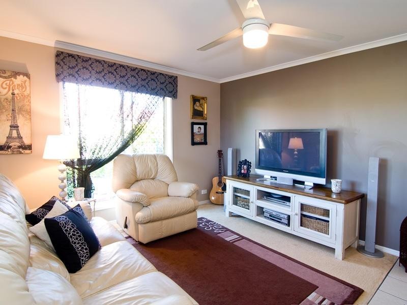 4 Bush Nut Court, Little Mountain QLD 4551