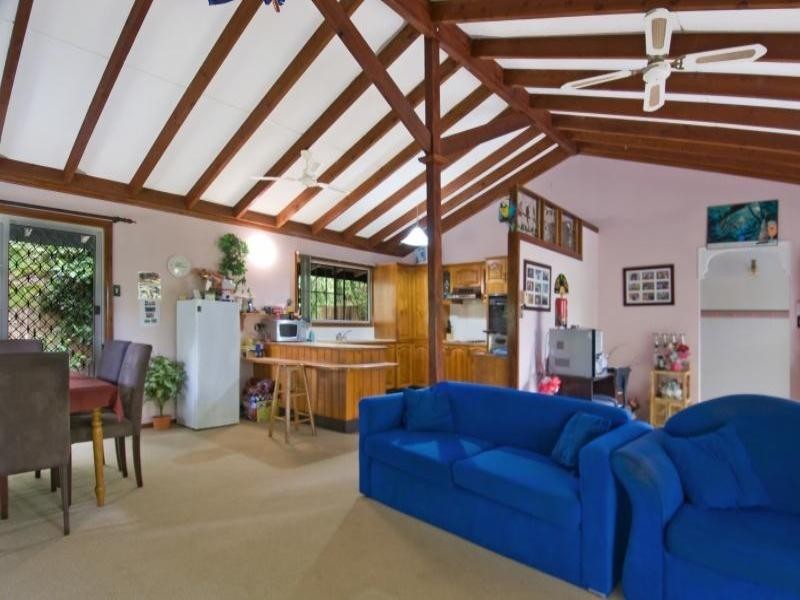 8 Brolga Court, Little Mountain QLD 4551