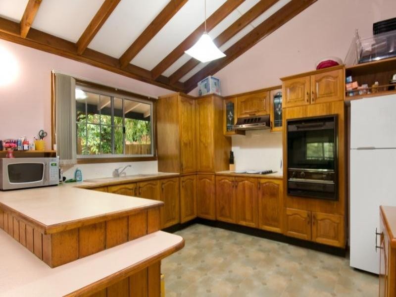 8 Brolga Court, Little Mountain QLD 4551