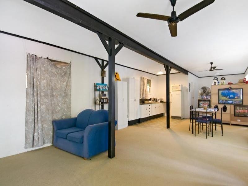 8 Brolga Court, Little Mountain QLD 4551