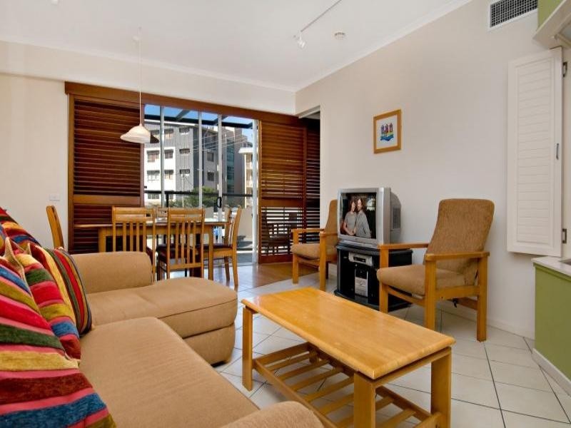 40/8 Rolling Surf Resort, Levuka Avenue, Kings Beach QLD 4551