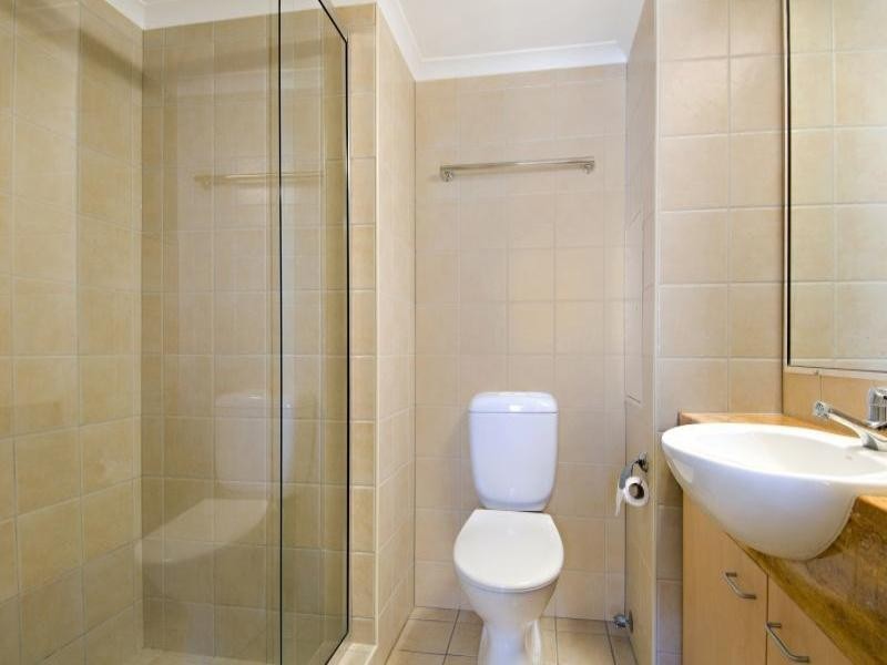 40/8 Rolling Surf Resort, Levuka Avenue, Kings Beach QLD 4551