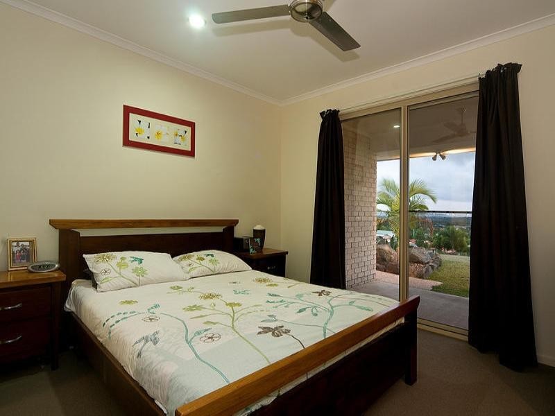 25 Highclare Court, Little Mountain QLD 4551