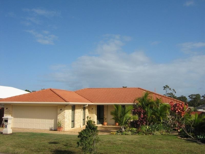 17 Eastern Rise, Little Mountain QLD 4551