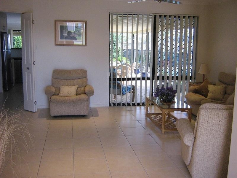 17 Eastern Rise, Little Mountain QLD 4551