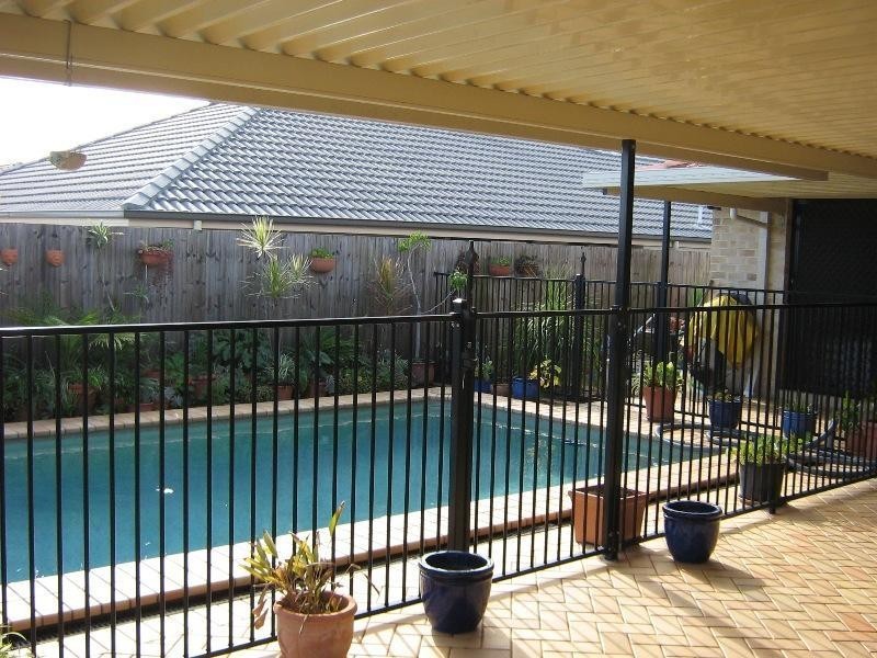 17 Eastern Rise, Little Mountain QLD 4551