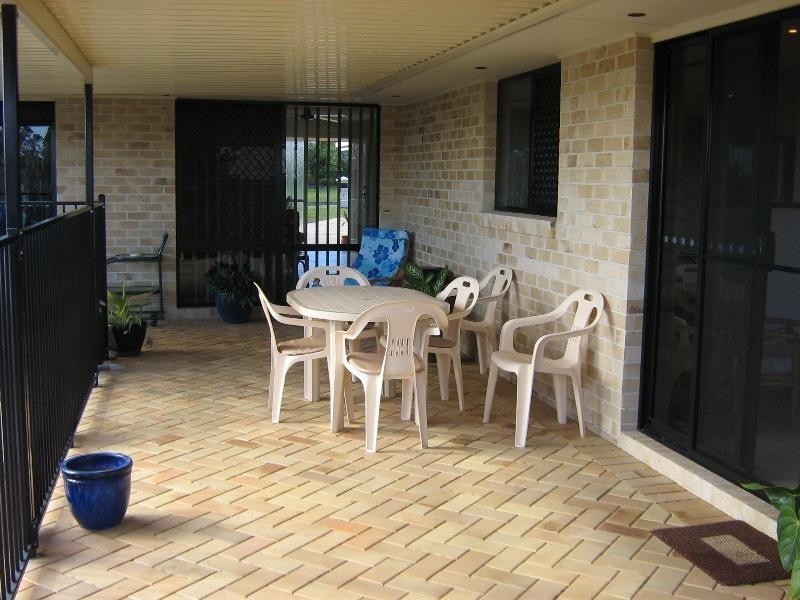 17 Eastern Rise, Little Mountain QLD 4551