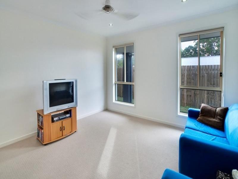 38 Highpark Crescent, Little Mountain QLD 4551