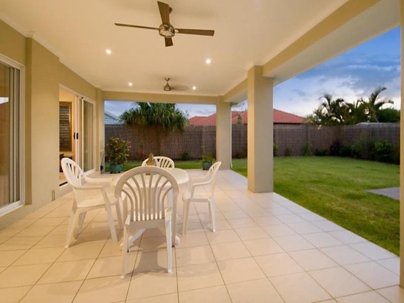 10 Carr Place, Pelican Waters QLD 4551